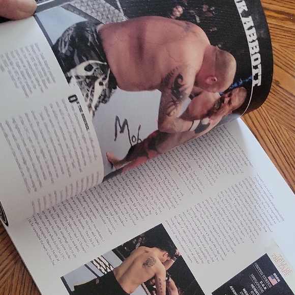 MMA Now! Book - Picture 3 of 4
